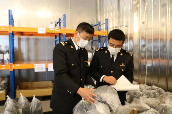 <a href='http://m.gorupuro.com' title='危險(xiǎn)品運(yùn)輸' >危險(xiǎn)品運(yùn)輸</a>